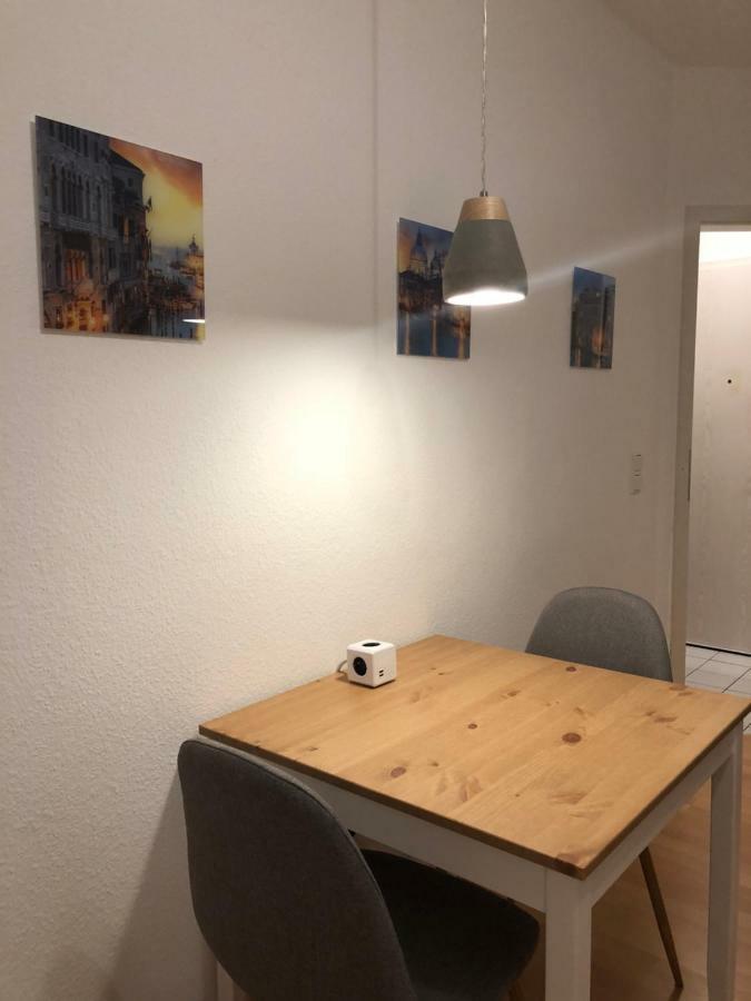 Apartamento Bed & Kitchen Gießen Exterior foto