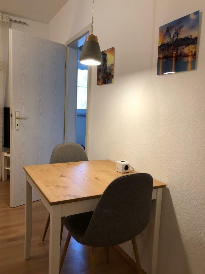 Apartamento Bed & Kitchen Gießen Exterior foto