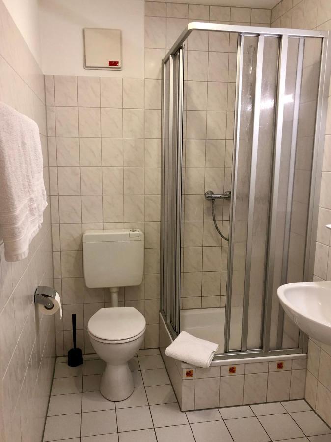 Apartamento Bed & Kitchen Gießen Exterior foto